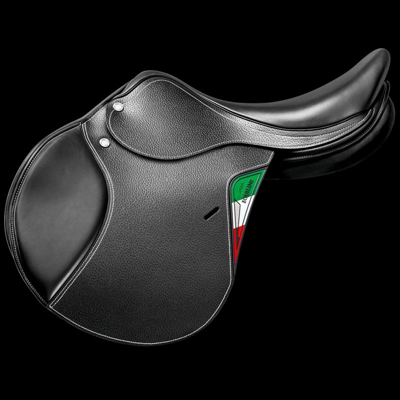 Jumping saddle equiline saddle division talent model with flag