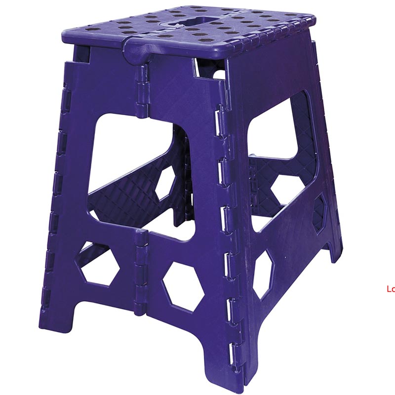 Plastic foldable step stool to climb on horseback